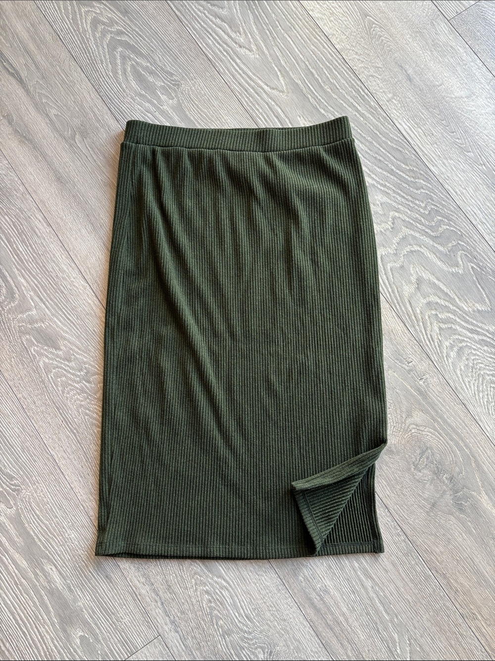 Ribbed Knit Midi Skirt - Olive Green